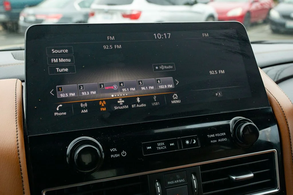 Used 2022 Champagne INFINITI 4WD Sensory image 34