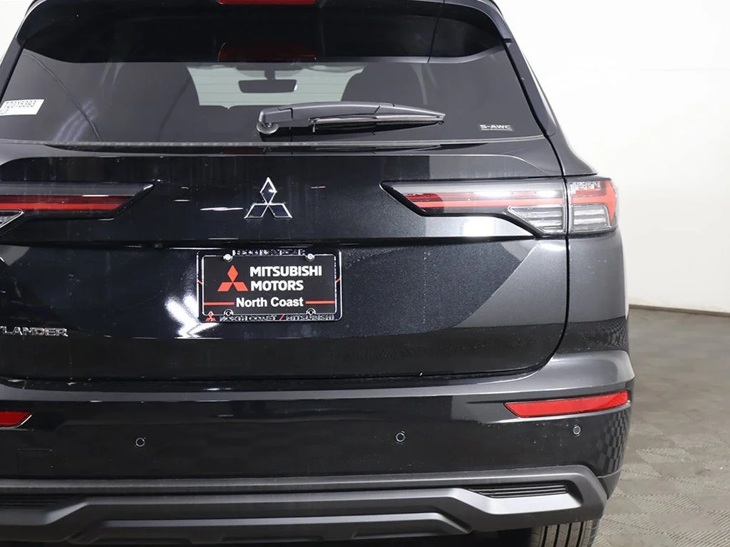 New 2026 Black Mitsubishi ES image 17