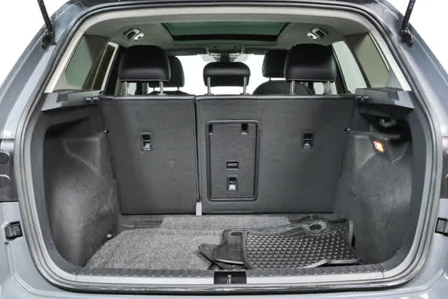 Certified Used 2023 Pure Gray Volkswagen SE image 26