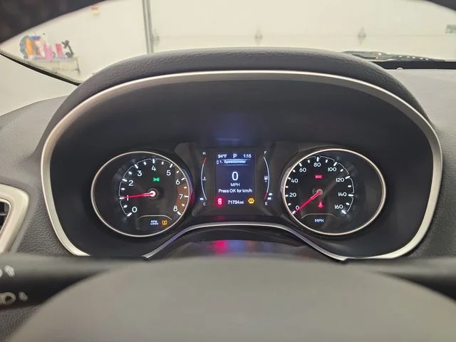 Used 2018 White Clearcoat Jeep Latitude image 27