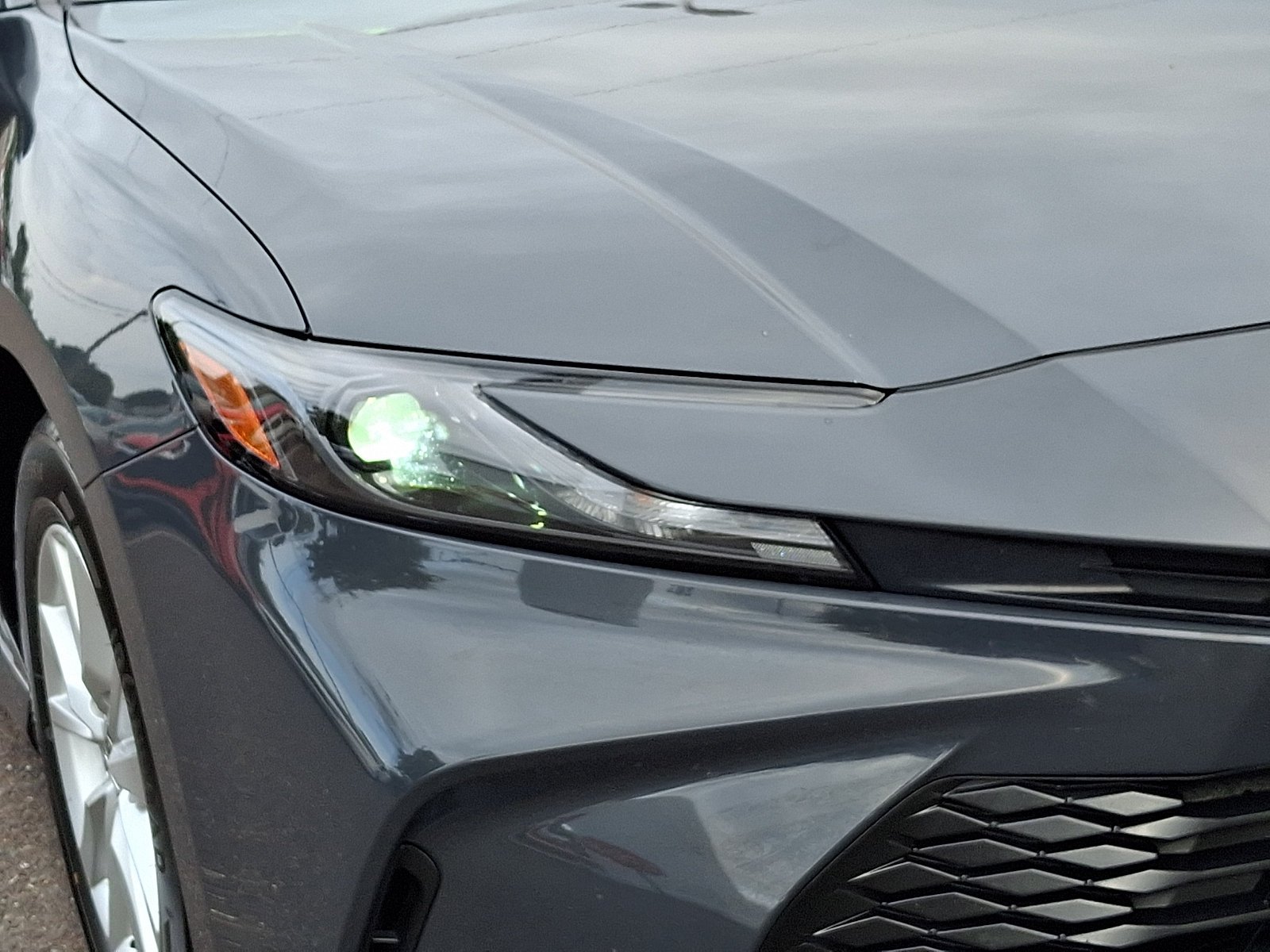 Used 2025 Underground Toyota LE image 8
