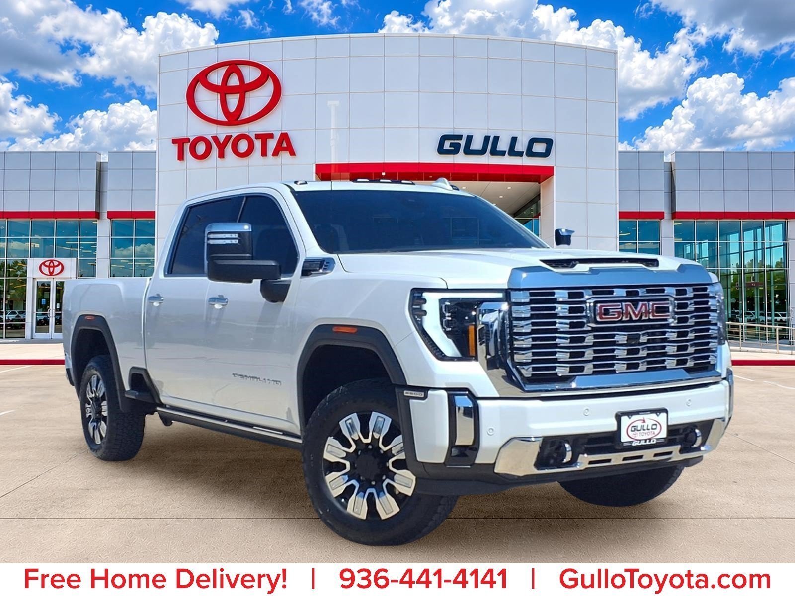 Used 2025 White Frost GMC Denali image 1