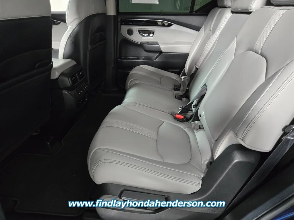 2025 Honda Pilot Touring - Photo 16