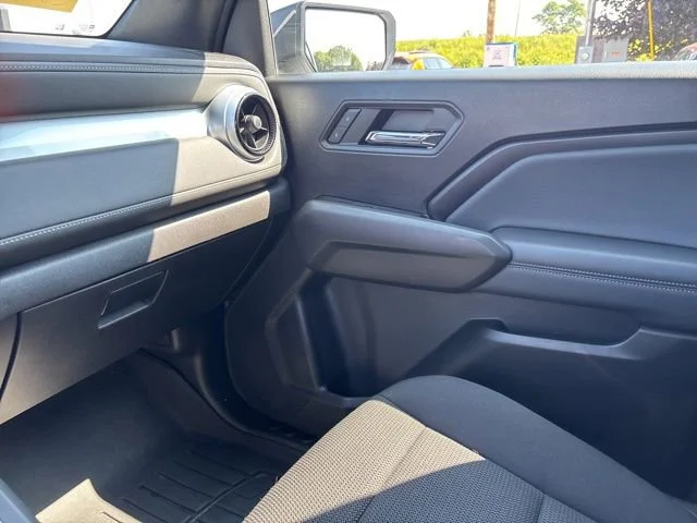 2024 Chevrolet Colorado LT - Photo 18