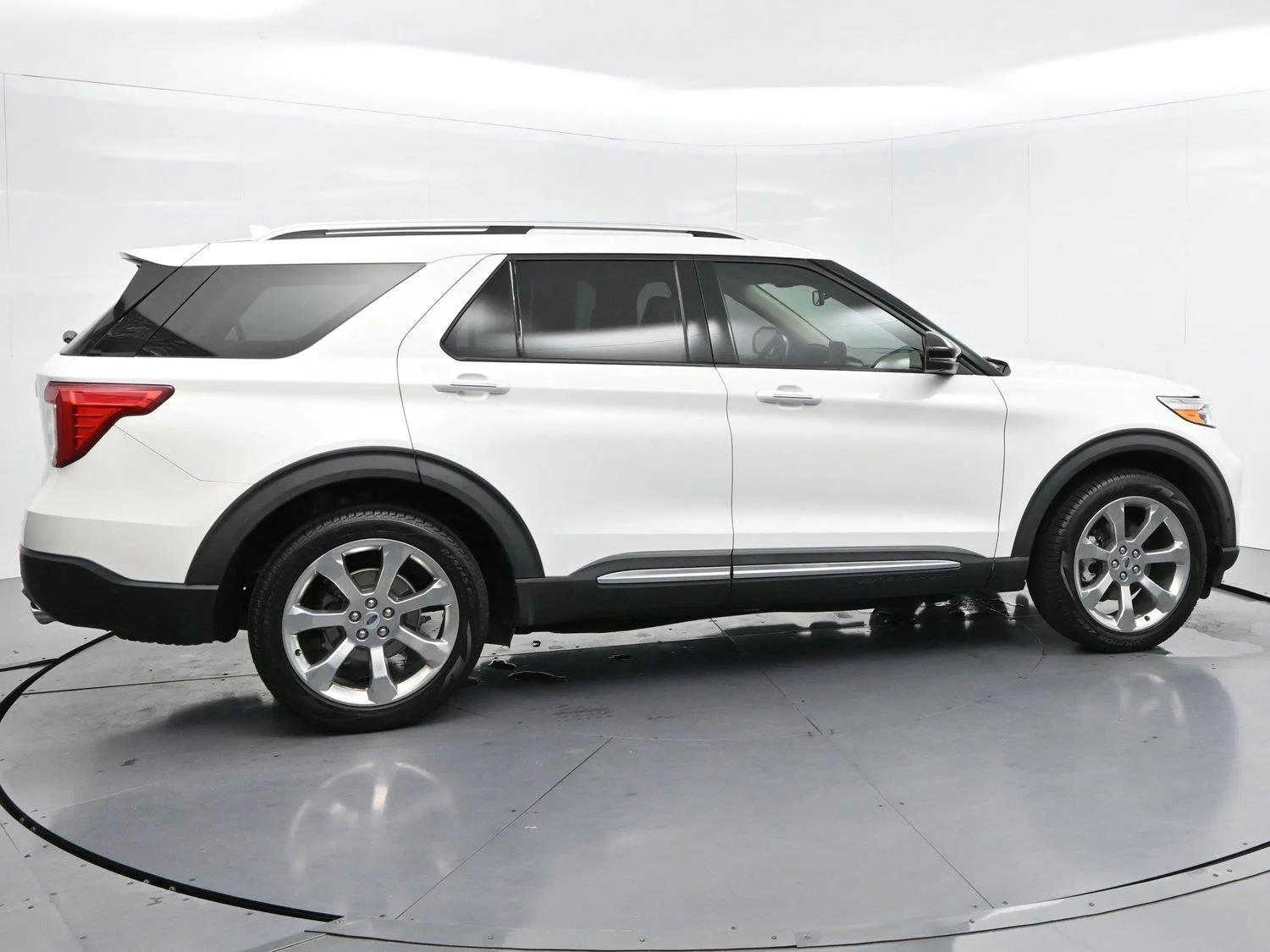 Used 2020 Star White Metallic Tri-Coat Ford Platinum image 8