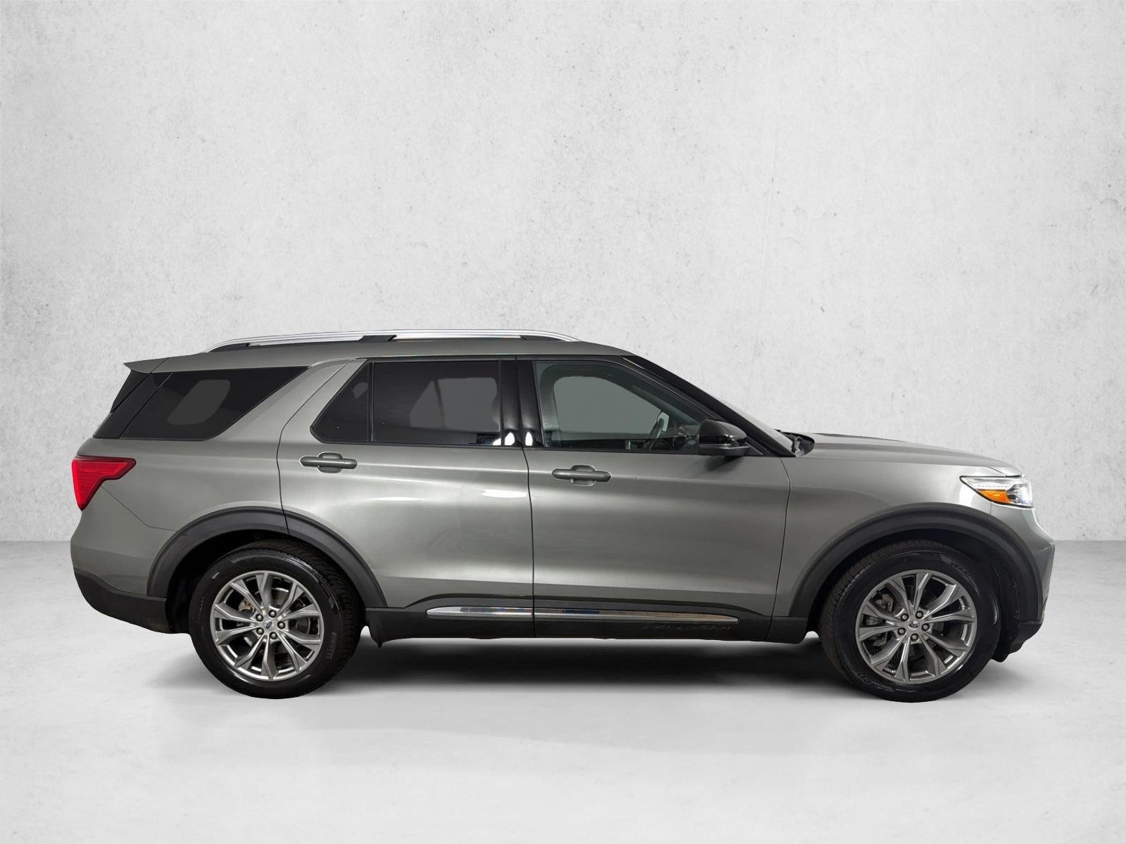 Used 2020 Silver Spruce Metallic Ford Limited image 3
