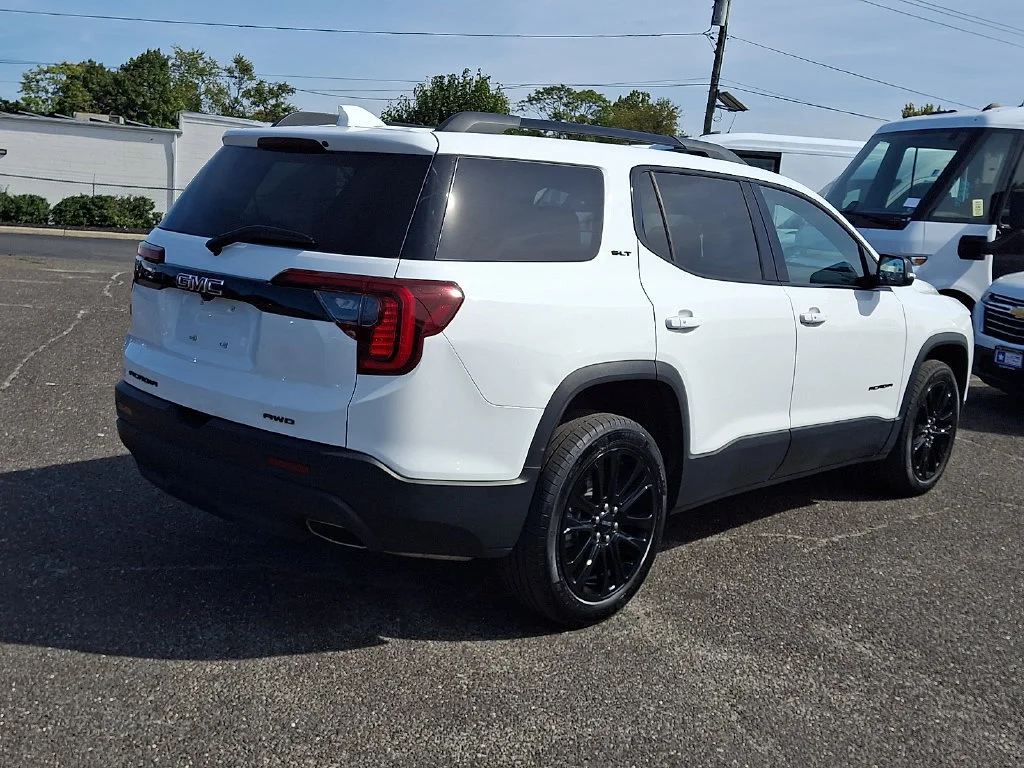 Used 2023 SUMMIT WHITE GMC SLT image 12