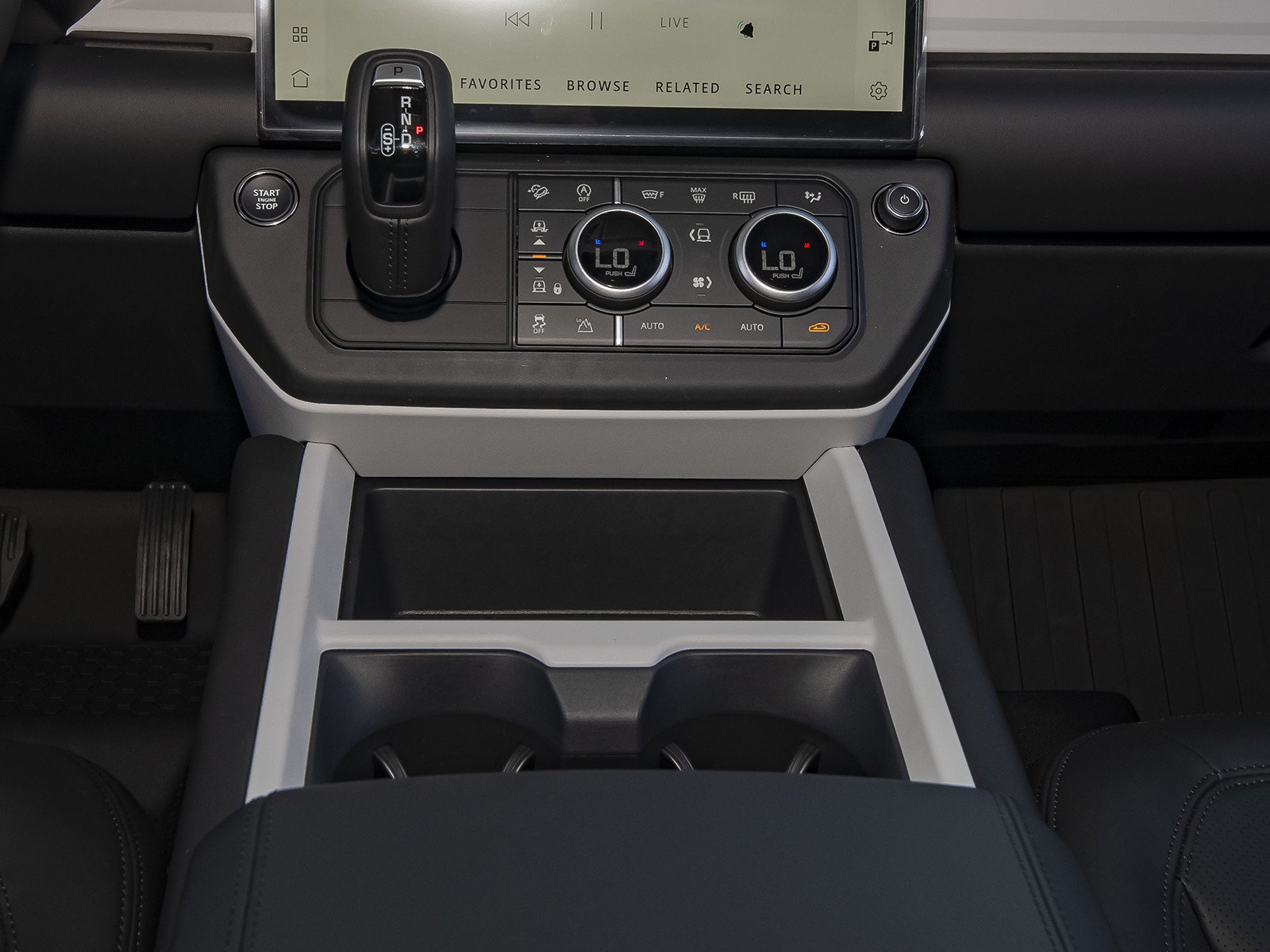 New 2026 Fuji White Land Rover X-Dynamic SE image 36