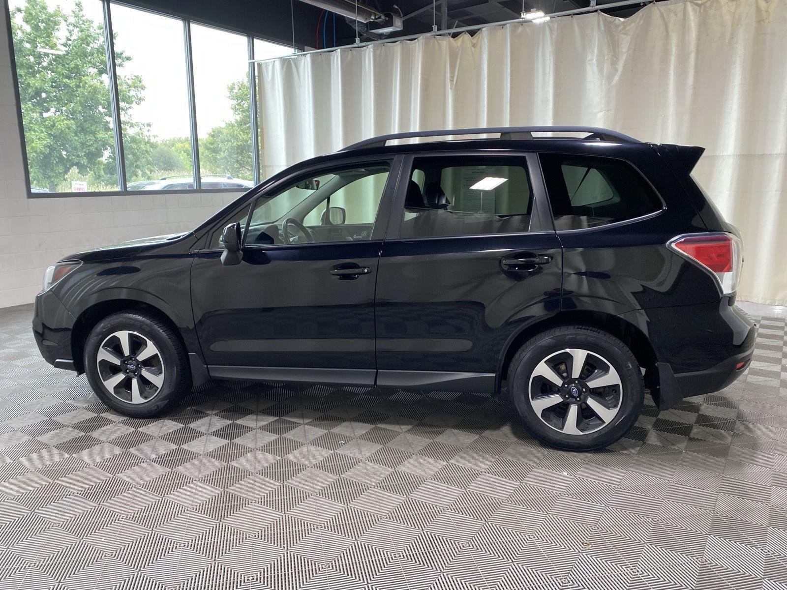 Used 2018 Crystal Black Silica Subaru Premium image 8