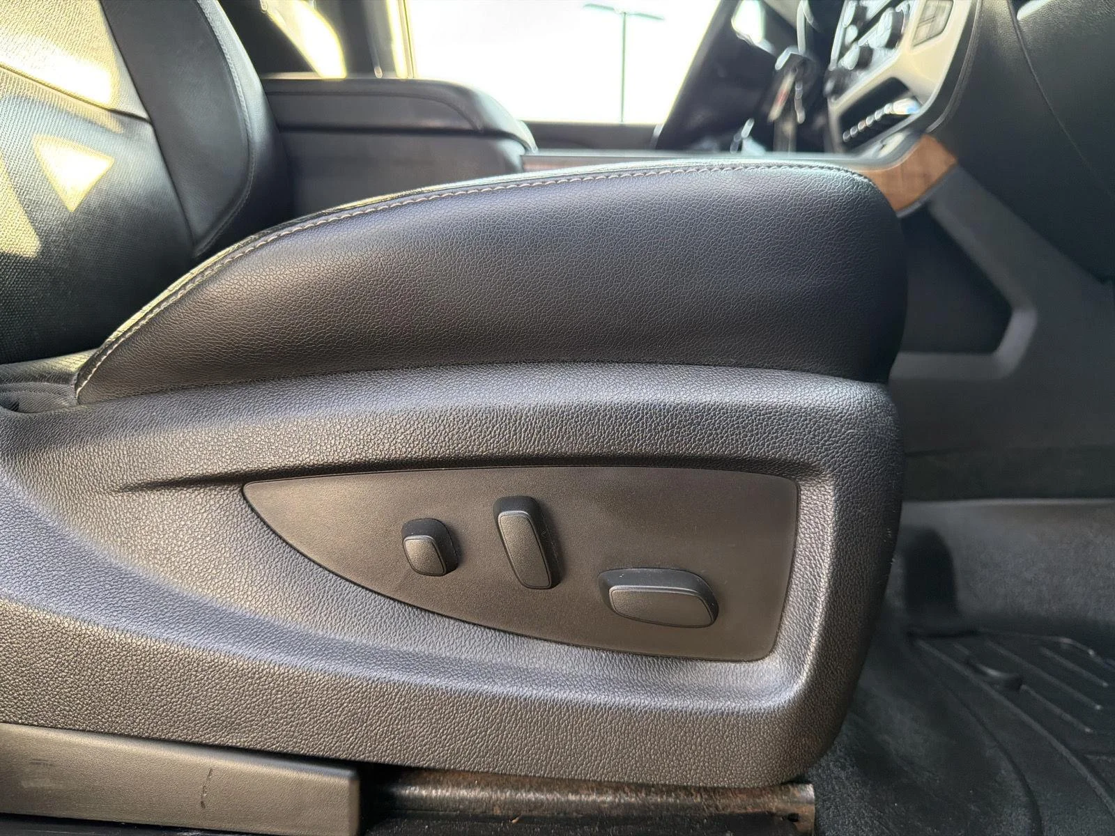 Used 2014 Onyx Black GMC SLT image 36