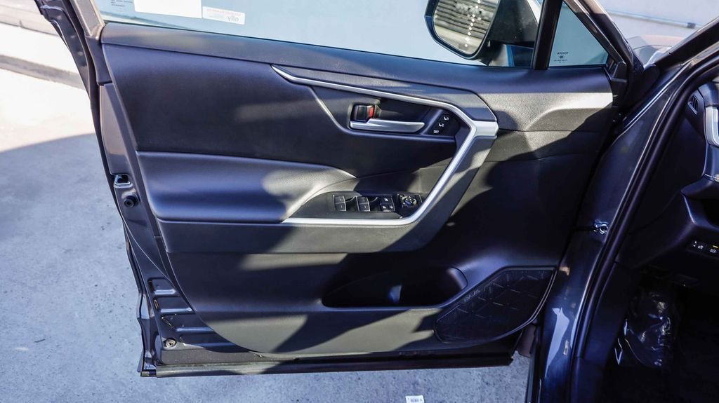 Used 2023 Magnetic Gray Metallic Toyota XLE Premium image 25