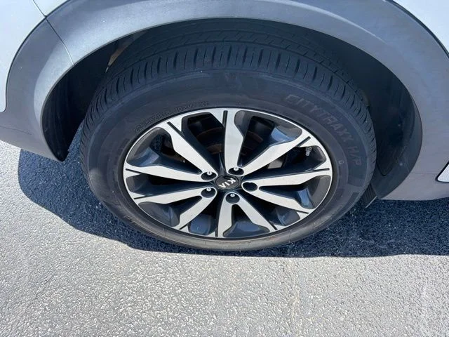 Used 2017 Silver Kia EX image 9