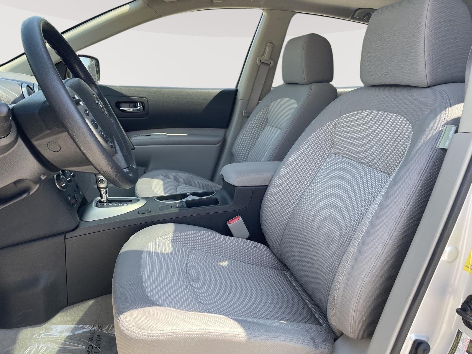 Used 2013 Brilliant Silver Nissan SV image 25