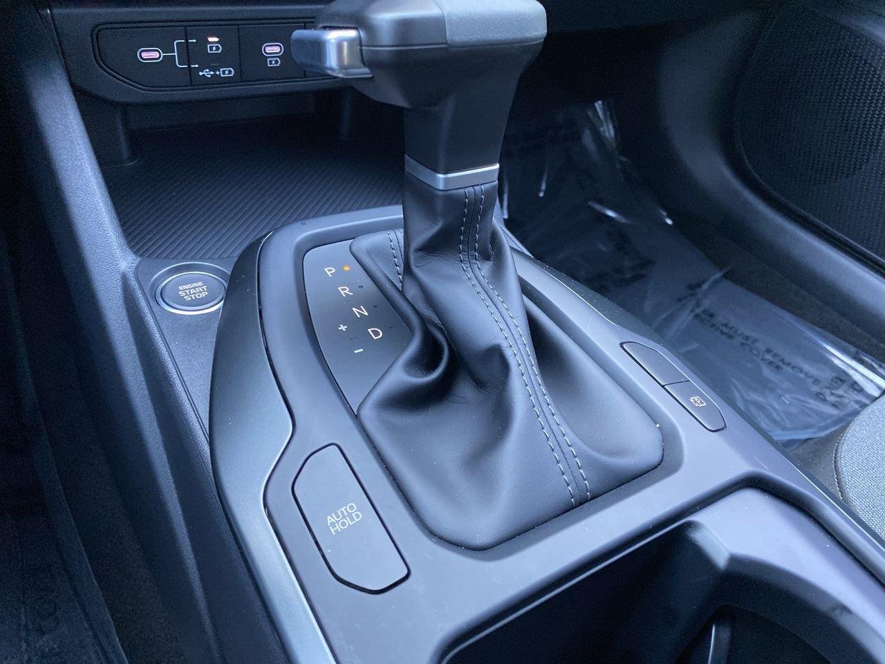 New 2026 Snow White Pearl Kia LXS image 37
