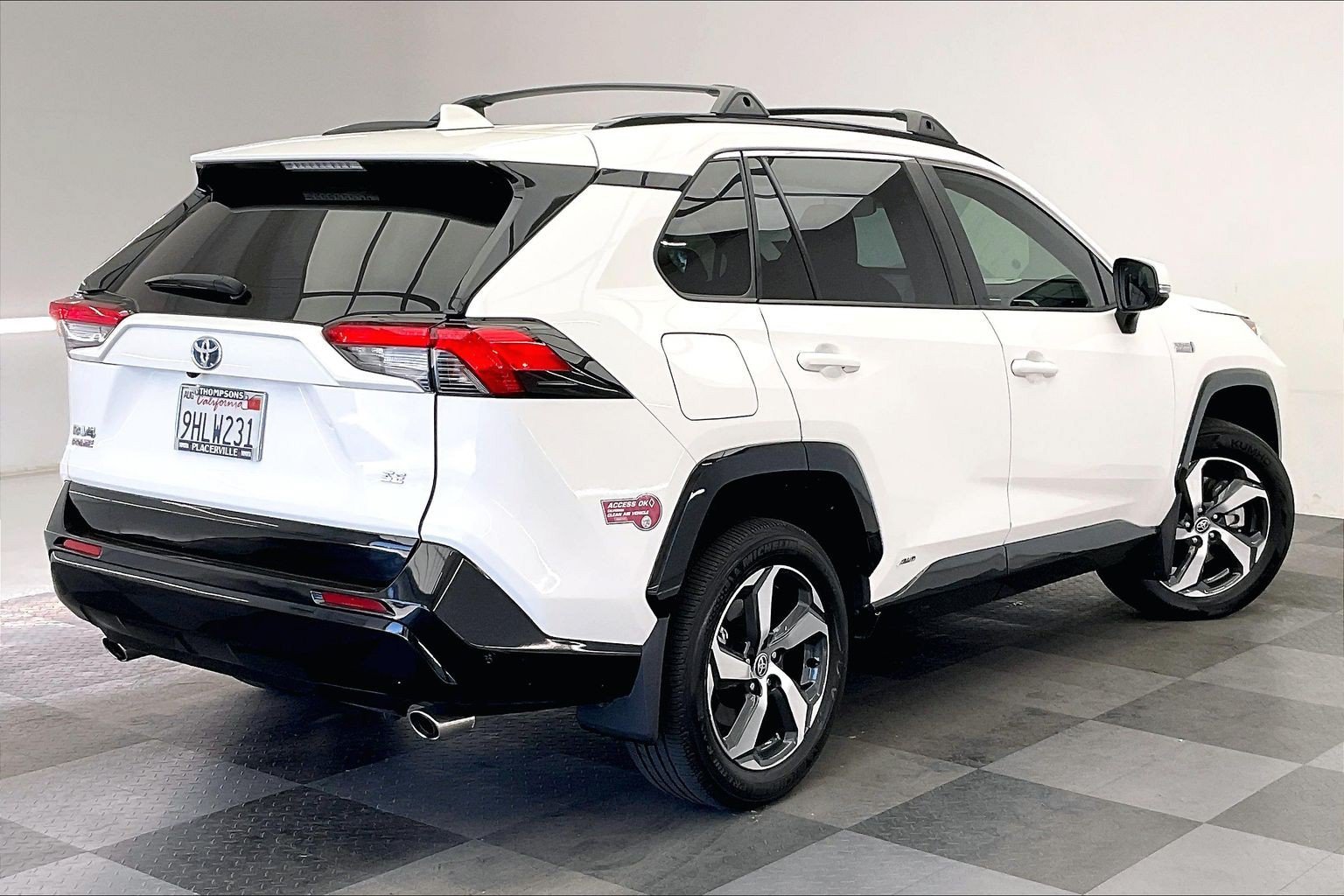 Used 2023 Ice Cap Toyota SE image 13