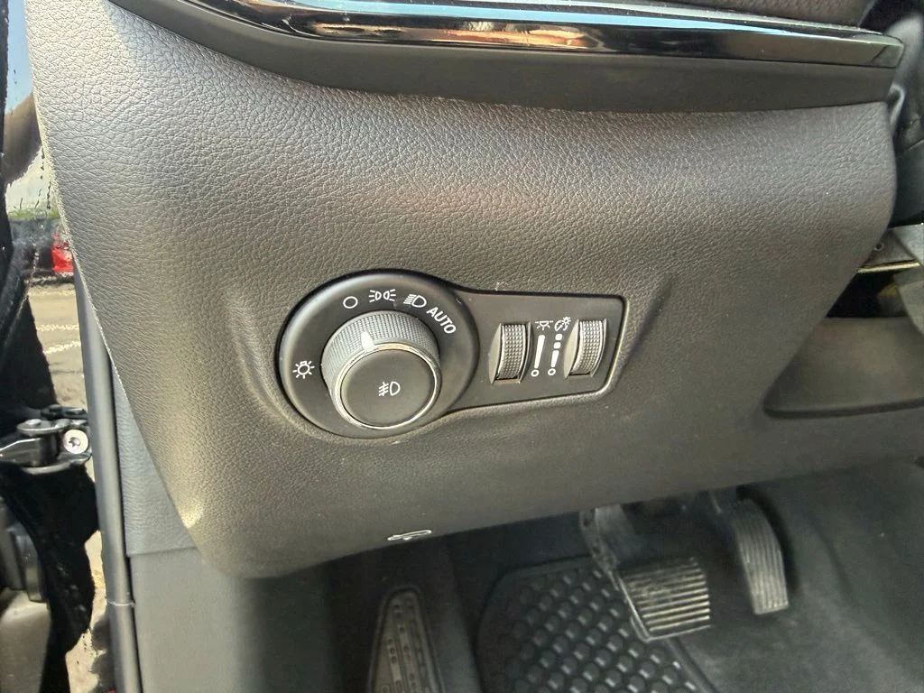 Used 2024 Black Jeep Trailhawk image 17