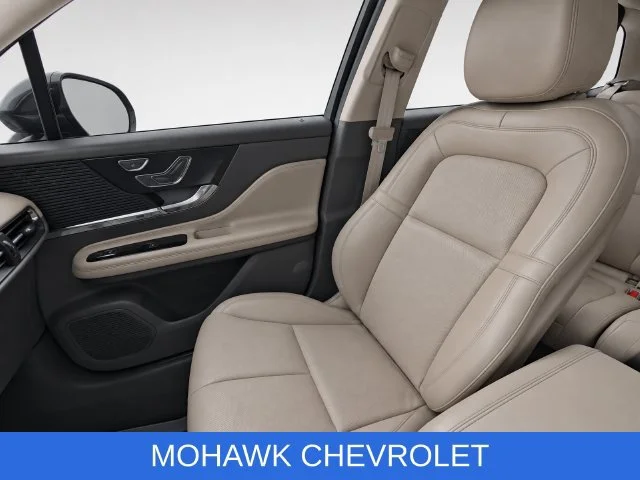 Used 2020 Red Lincoln Standard image 16