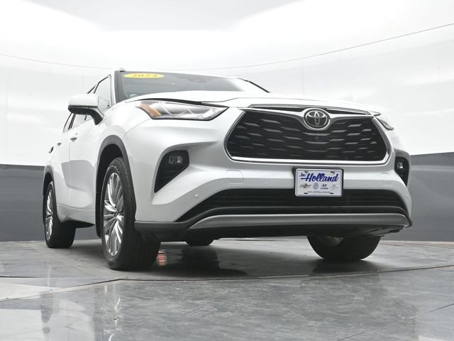 Used 2024 Beige Toyota Platinum image 22
