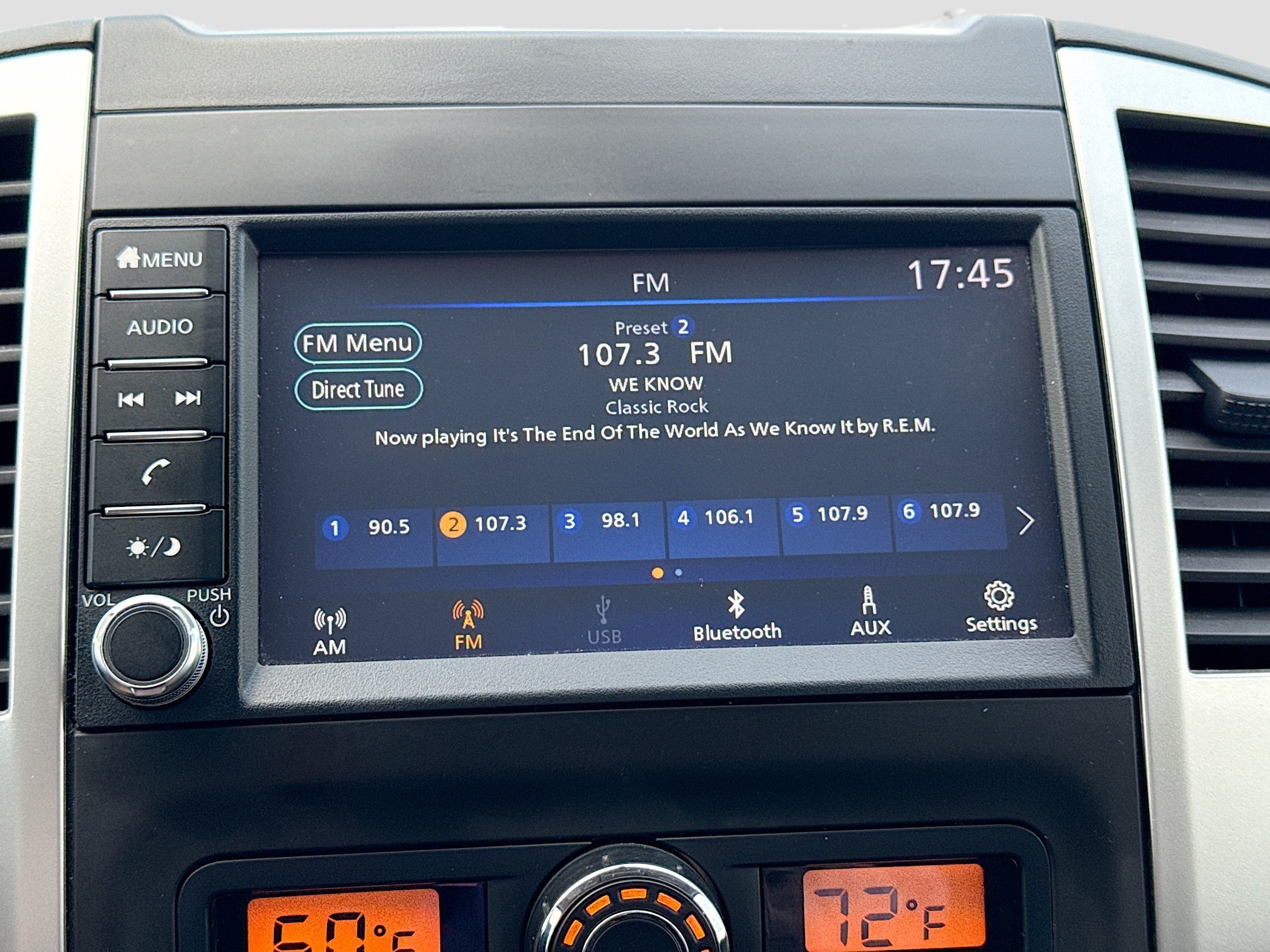 Used 2020 Arctic Blue Metallic Nissan SV image 28