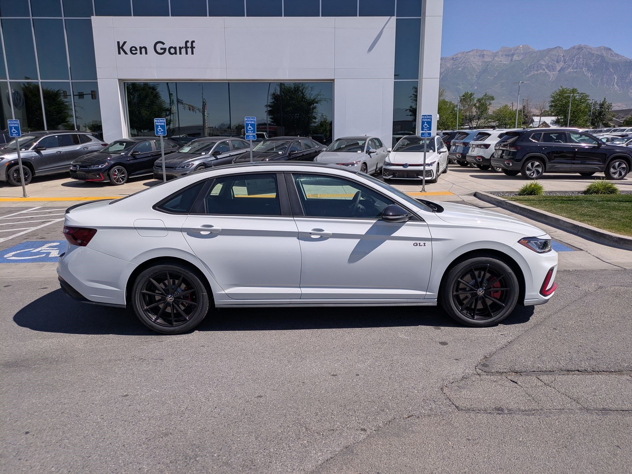 New 2026 Pure White w/Deep Black Roof Volkswagen Autobahn image 2