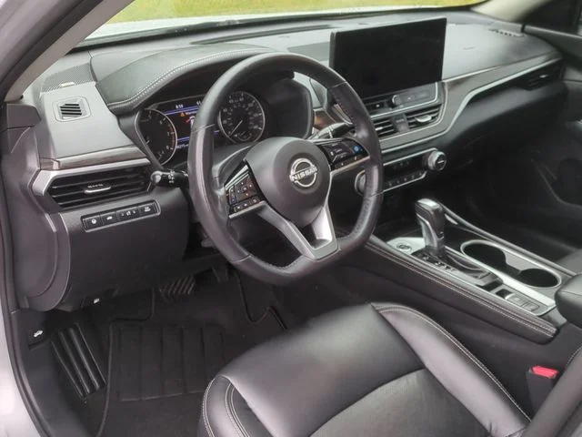Used 2023 Silver Nissan 2.5 SL image 29