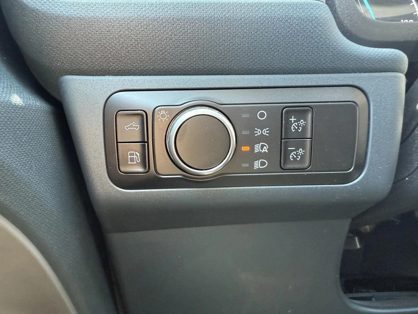 Certified Used 2024 Carbonized Gray Metallic Ford LARIAT image 12