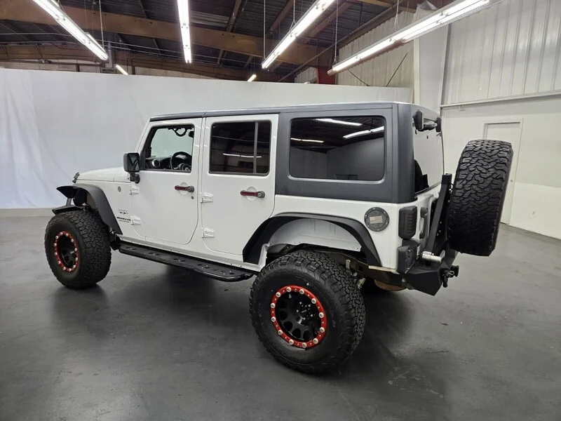 Used 2017 Bright White Clearcoat Jeep Sahara image 3