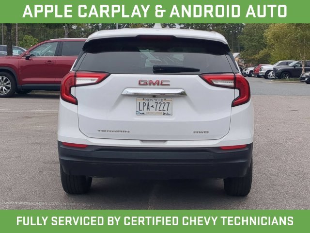 Used 2024 White GMC SLE image 6