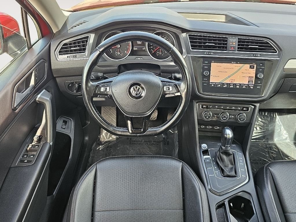 Used 2018 Cardinal Red Metallic Volkswagen 2.0T SEL image 13