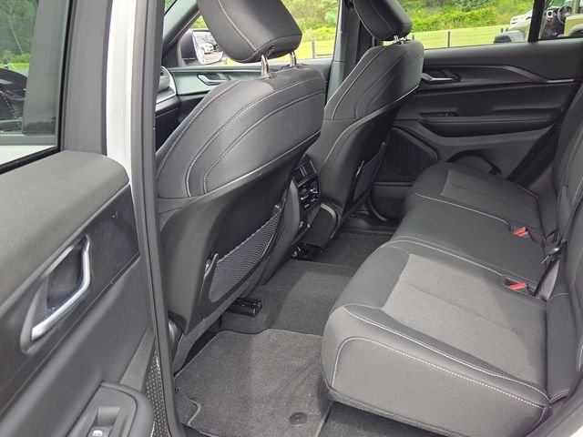 Used 2025 White Jeep Laredo image 7
