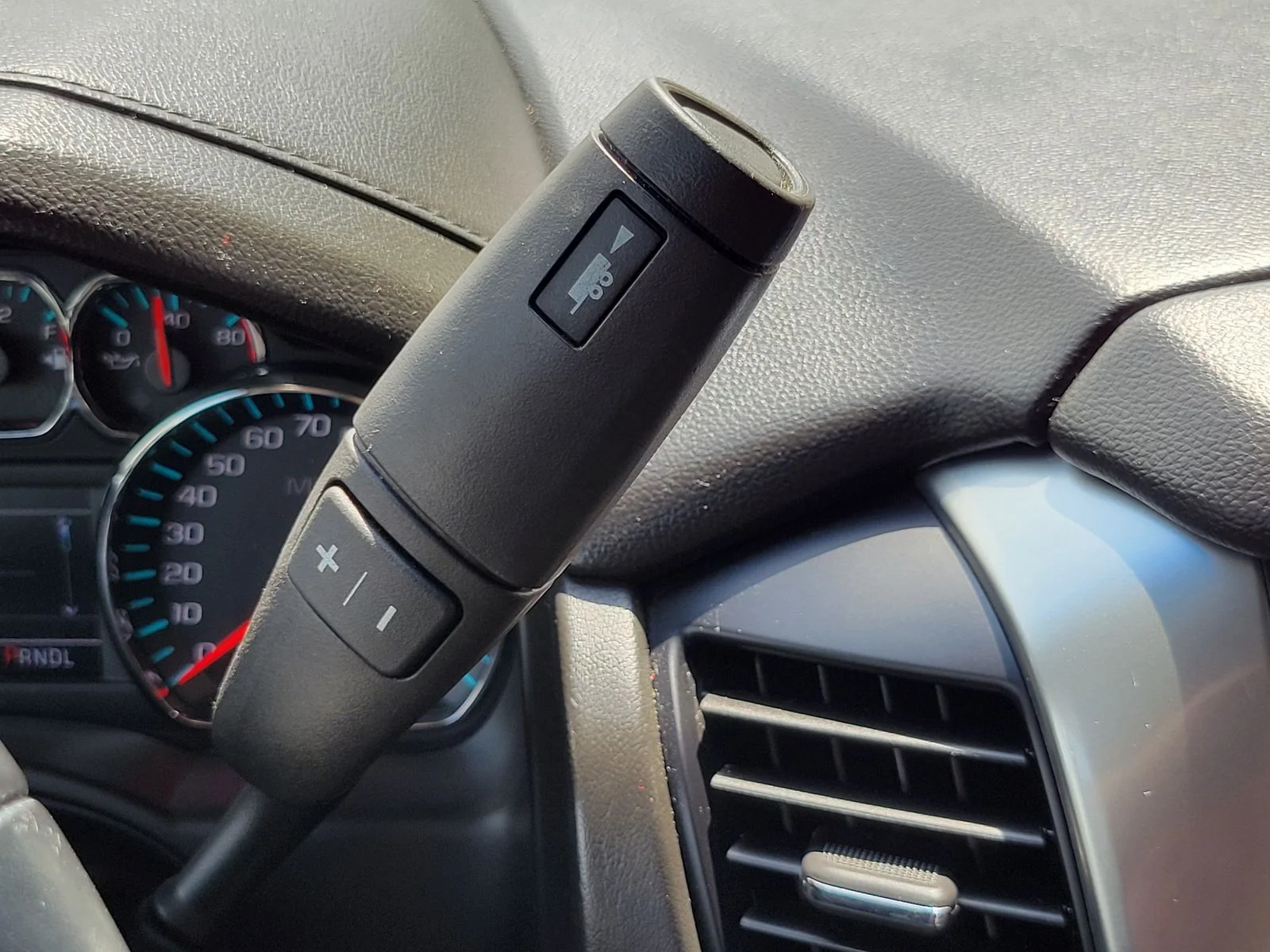 Used 2019 Summit White Chevrolet LS image 19