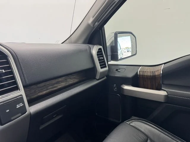 Used 2019 White Platinum Clearcoat Metallic Ford Lariat image 40