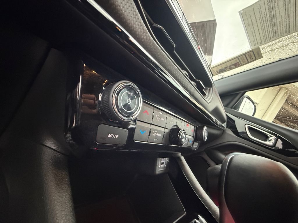 Used 2025 Silver Jeep Trailhawk image 23