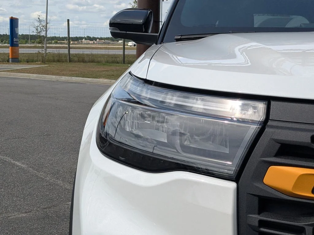 New 2026 Star White Metallic Tri-Coat Ford Tremor image 10