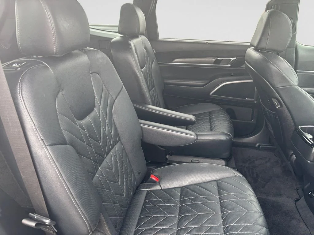 Used 2024 Black Kia EX X-Line image 31