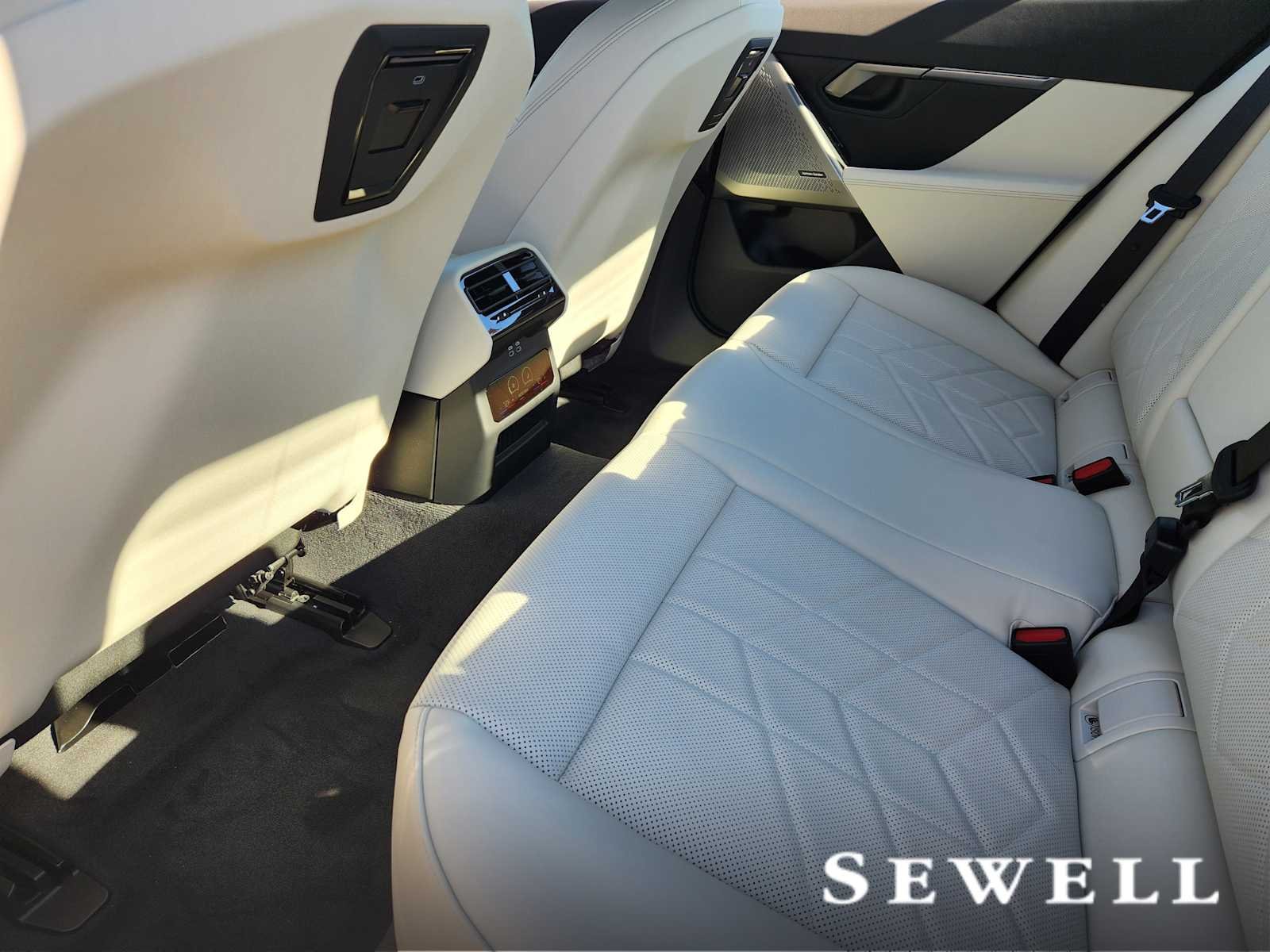 2026 BMW 5 Series 530i - Photo 7