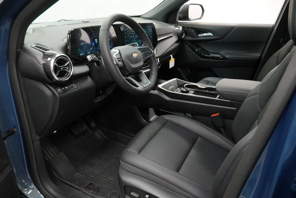 2027 Chevrolet Equinox LT - Photo 12