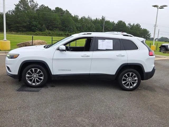 Used 2021 White Jeep Latitude Plus image 4