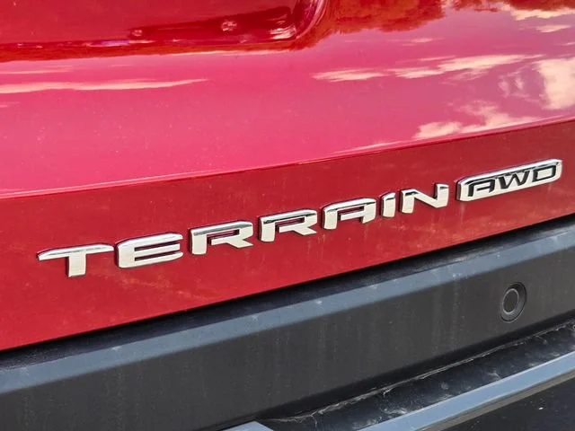 Used 2026 Volcanic Red Tintcoat GMC Elevation image 14