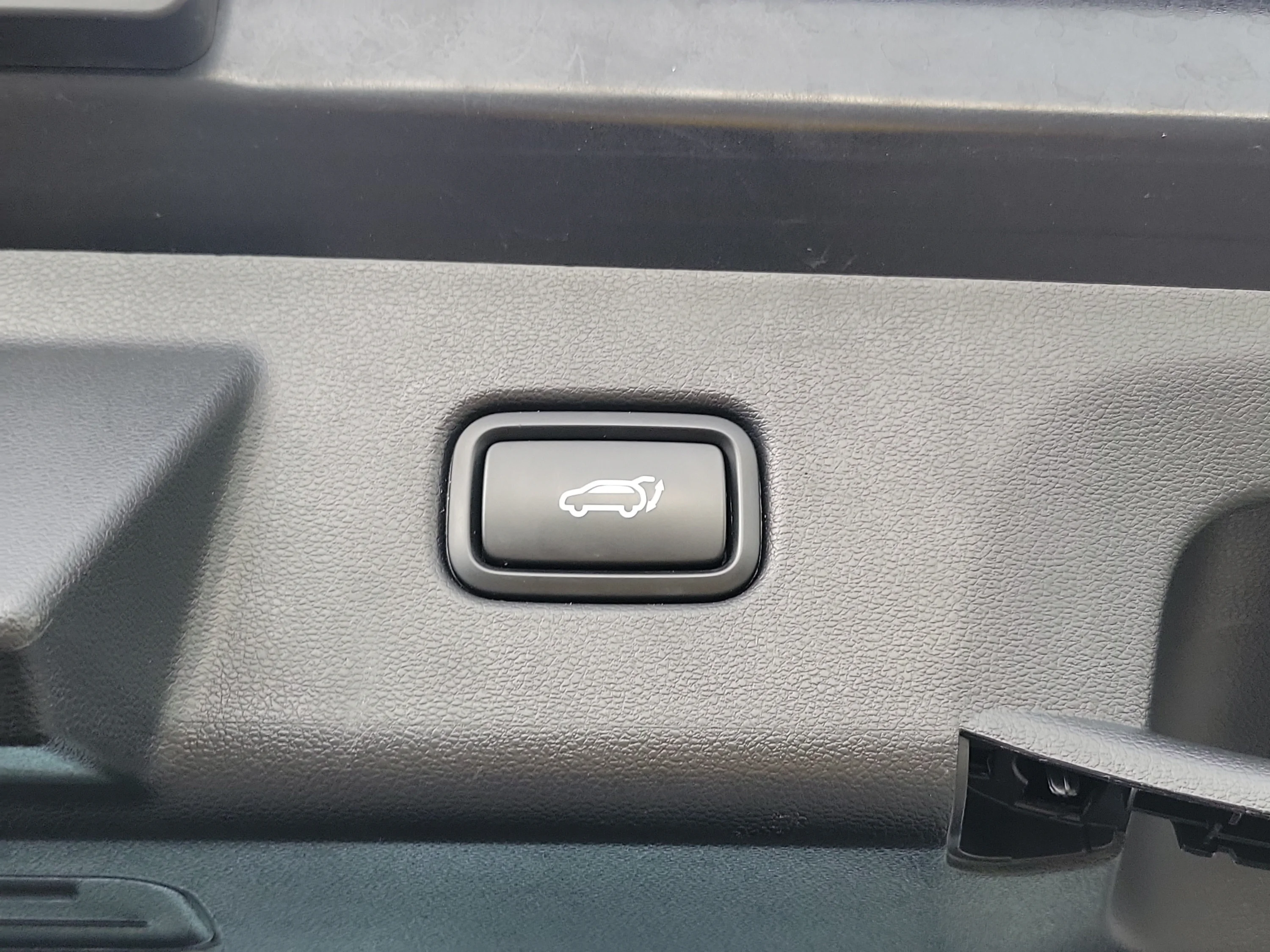 Used 2025 Phantom Black Hyundai SEL image 12