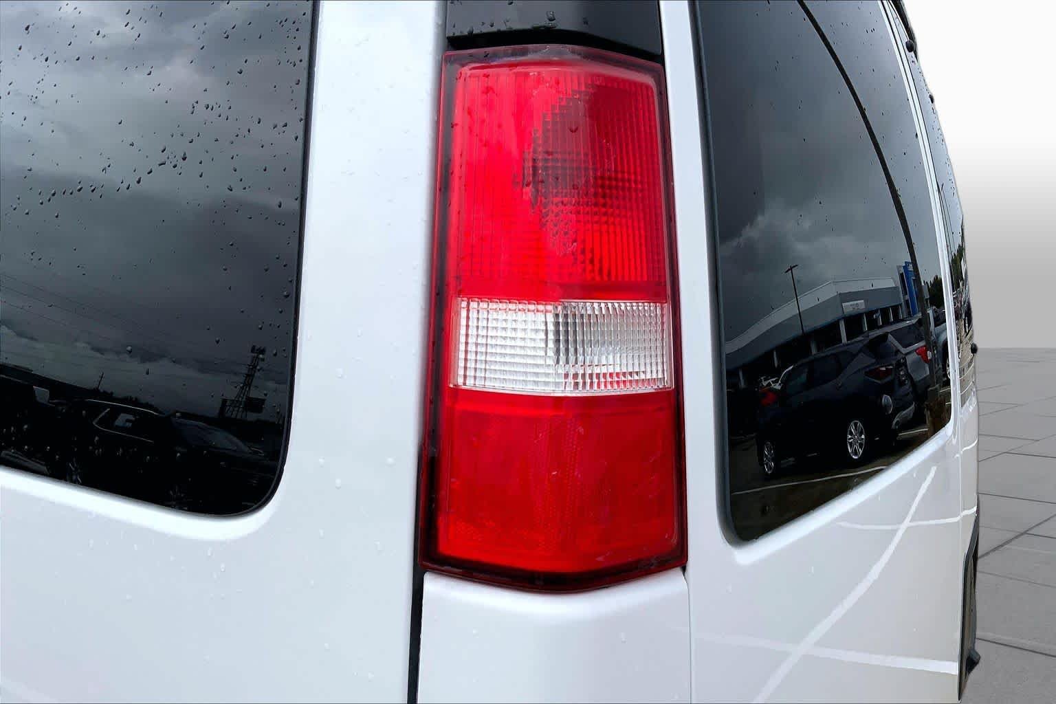 Used 2020 SUMMIT WHITE Chevrolet LT image 25