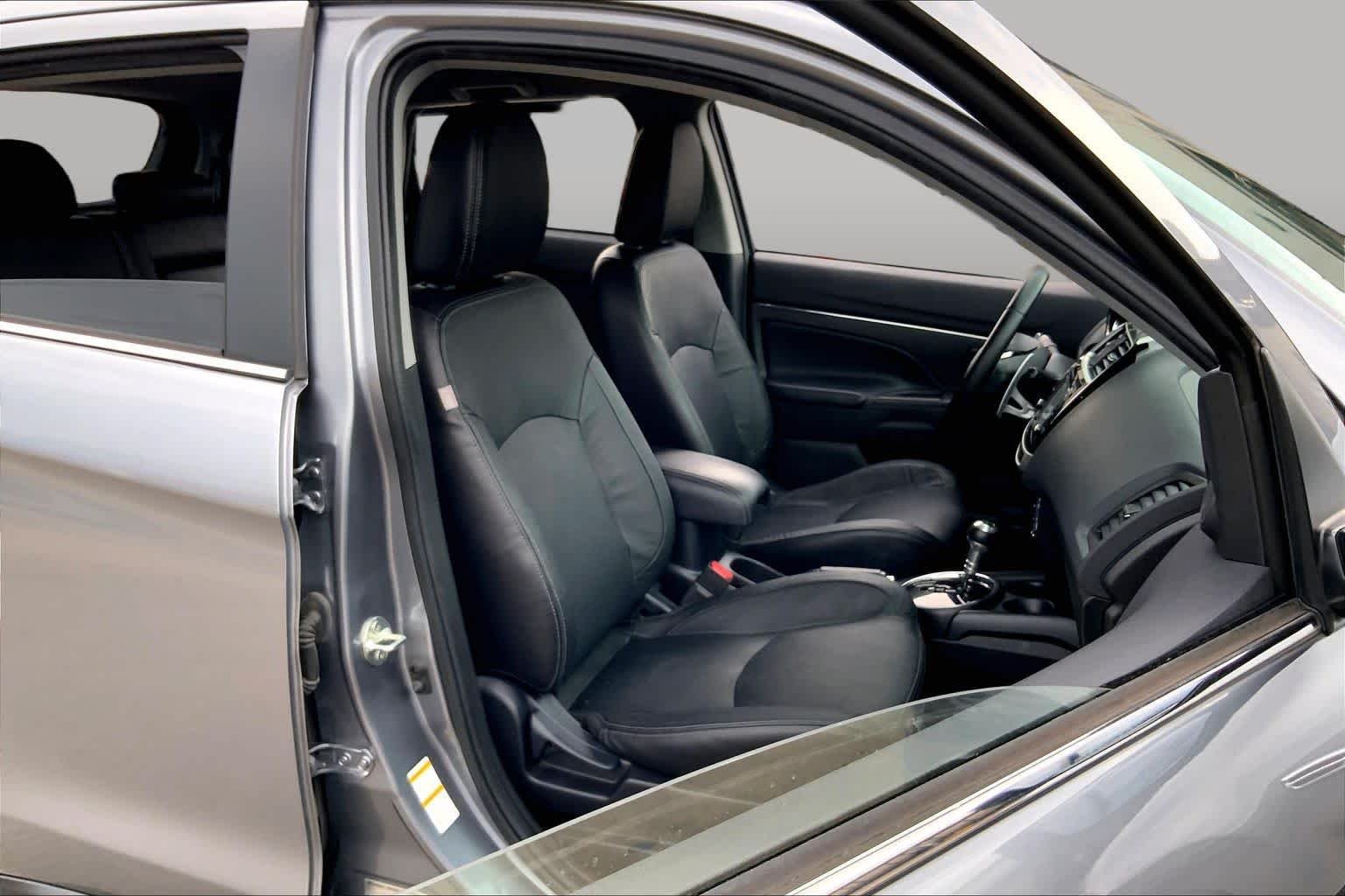 Used 2017 Mercury Gray Metallic Mitsubishi SEL 2.4 image 9