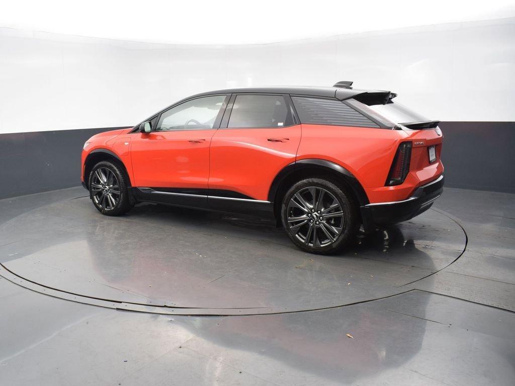 2026 CADILLAC OPTIQ - Image 2