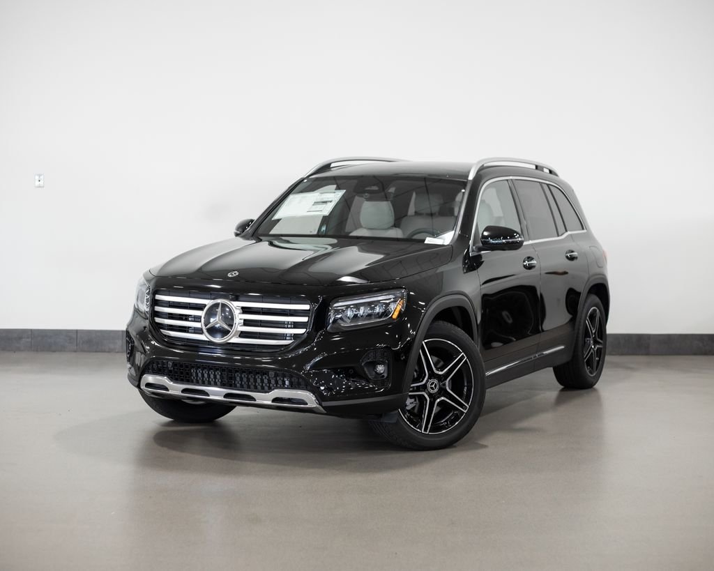 2026 Mercedes-Benz GLB GLB 250 4MATIC's photo