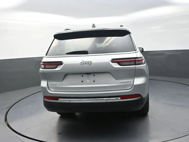 New 2026 Silver Zynith Exterior Paint Jeep Laredo image 8