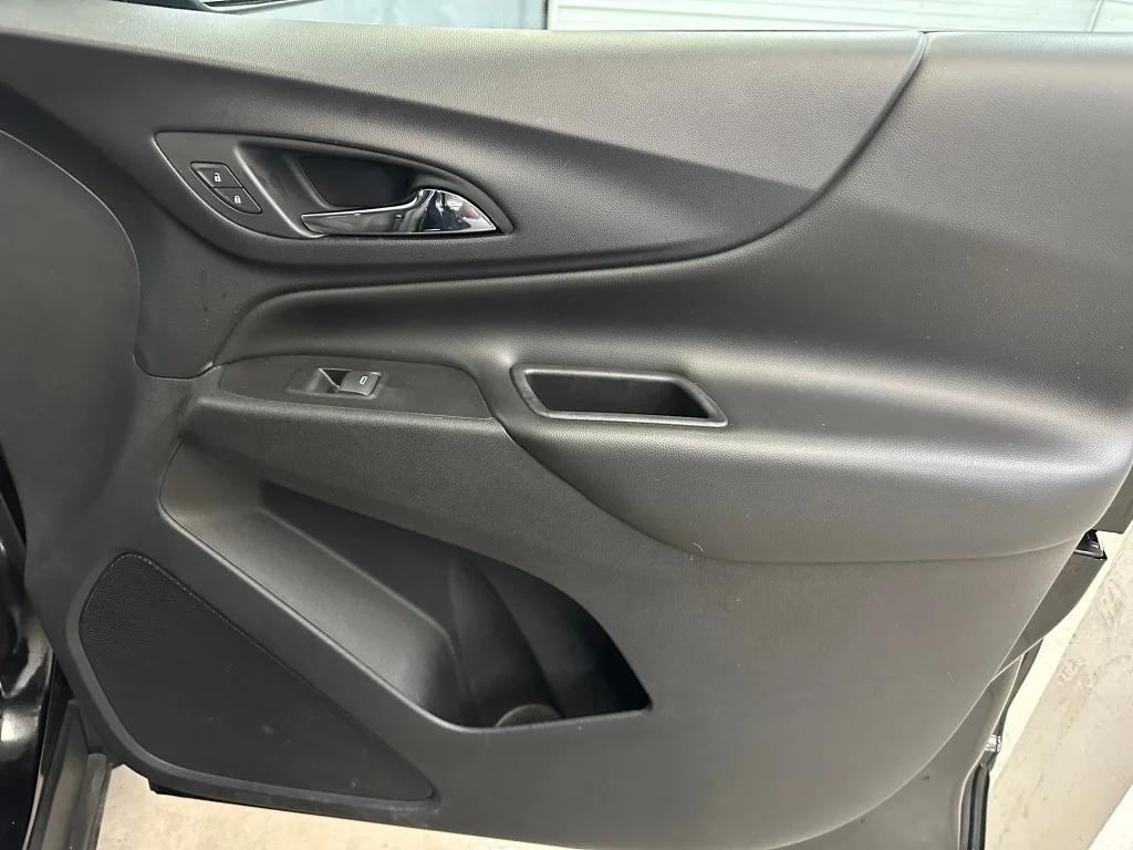 Used 2018 MOSAIC BLACK METALLIC Chevrolet LT image 29