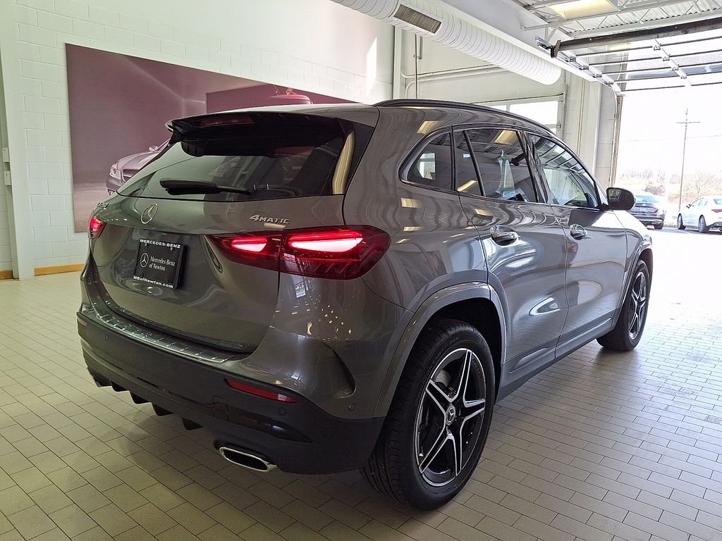 New 2026 Mountain Grey Metallic Mercedes-Benz GLA 250 image 4