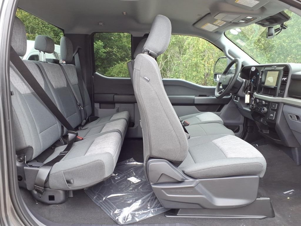 New 2027 Carbonized Gray Metallic Ford F-350® XLT image 14
