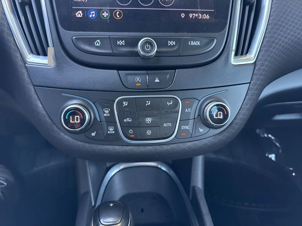 Used 2020 White Chevrolet LT image 19