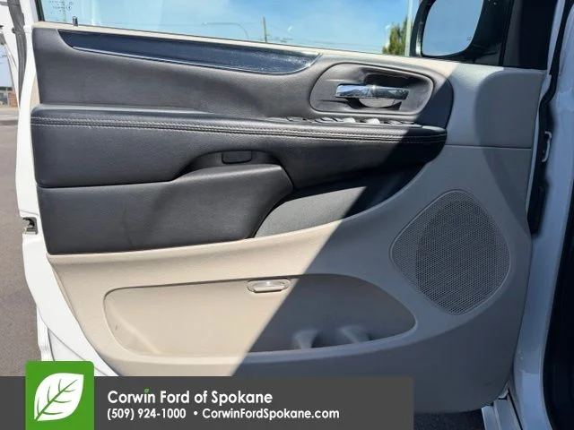 Used 2016 White Dodge SE Plus image 17